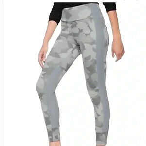 Athleta Essex hybrid tight leggings